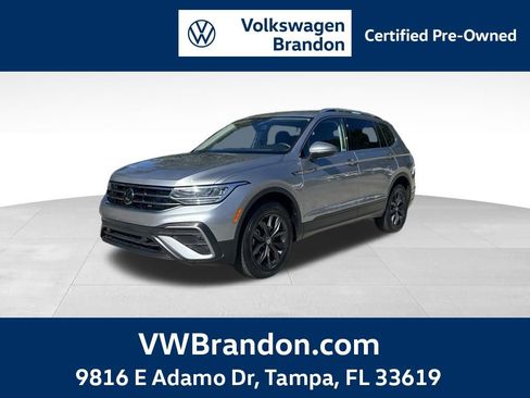 Used 2022 Volkswagen Tiguan SE image 1