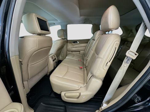 Used 2017 Nissan Pathfinder Platinum w/ Family Entertainment Package image 30