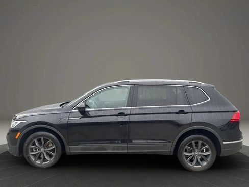 Used 2022 Volkswagen Tiguan SE w/ Panoramic Sunroof Package AWD/4WD image 4