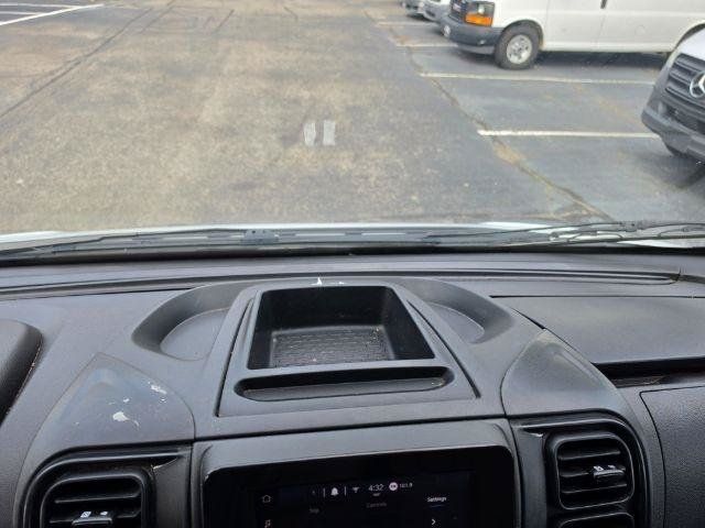 Used 2025 RAM ProMaster 2500 w/ Convenience Group FWD image 18