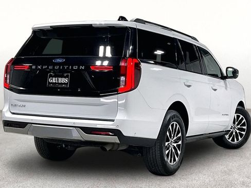 Used 2025 Ford Expedition Platinum AWD/4WD image 2