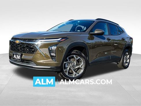 Used 2024 Chevrolet Trax LT image 1