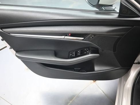 Used 2025 MAZDA MAZDA3 s FWD image 22
