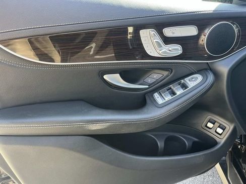 Used 2019 Mercedes-Benz GLC 350e 4MATIC image 29