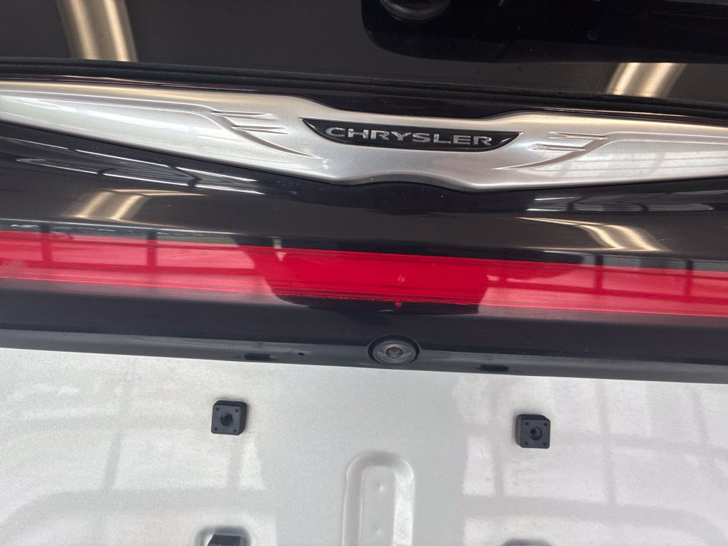 Certified 2024 Chrysler Pacifica Touring-L FWD image 26