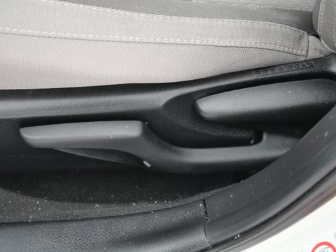 Used 2018 Toyota Corolla LE image 20