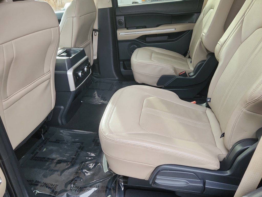 Used 2024 Ford Expedition Limited AWD/4WD image 9