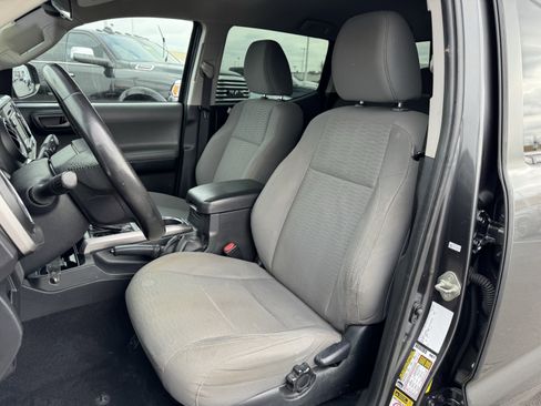 Used 2017 Toyota Tacoma SR5 w/ Tow Package image 24