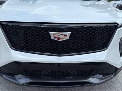 Certified 2024 Cadillac XT4 Sport FWD image 12