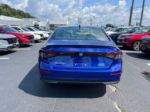 Used 2023 Honda Accord Sport image 4