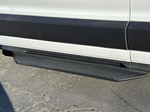 Used 2023 Ford Transit 350 XLT image 8