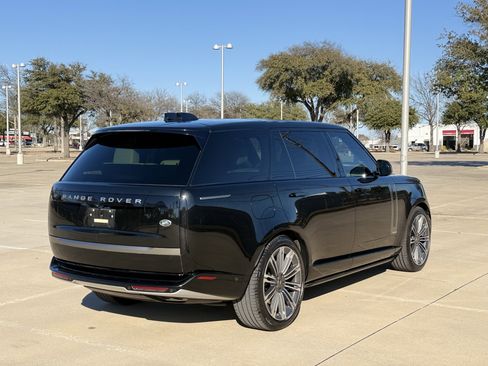 Used 2023 Land Rover Range Rover Long Wheelbase Autobiography image 6