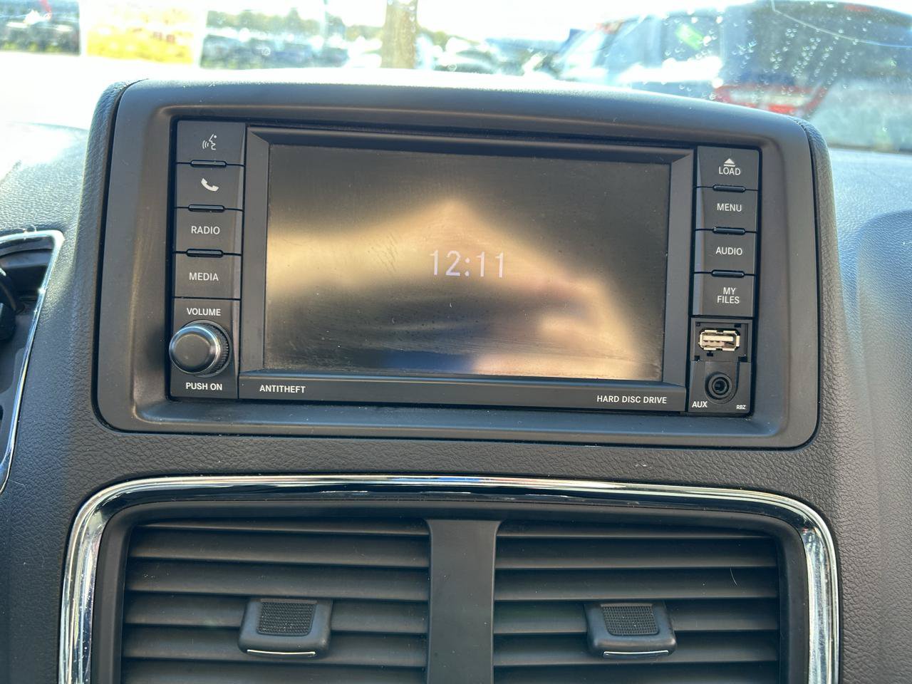 Used 2018 Dodge Grand Caravan SE FWD image 21