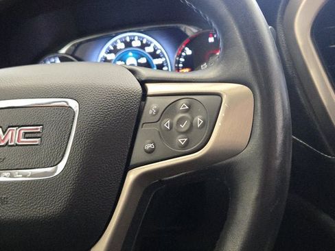 Used 2017 GMC Acadia Denali w/ Technology Package FWD image 32