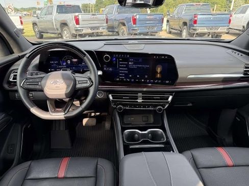 Used 2024 Chevrolet Traverse RS w/ LPO, Floor Liner Package image 18