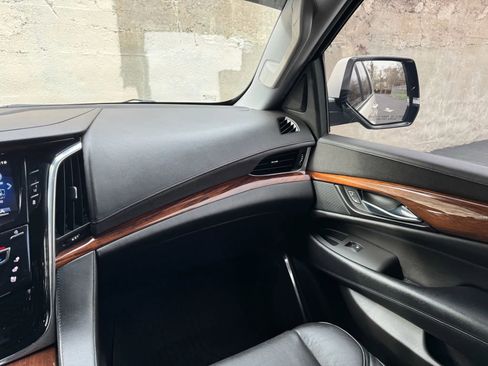 Used 2015 Cadillac Escalade Premium AWD/4WD image 41