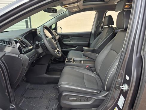 Used 2024 Honda Odyssey Elite image 16