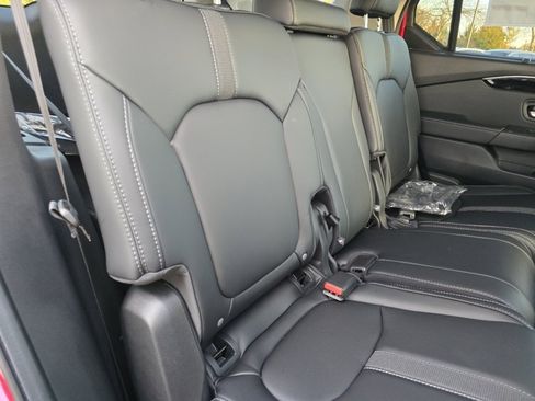 New 2025 Honda Pilot Touring image 25