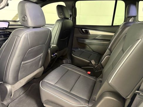 Used 2025 Buick Enclave Preferred image 35