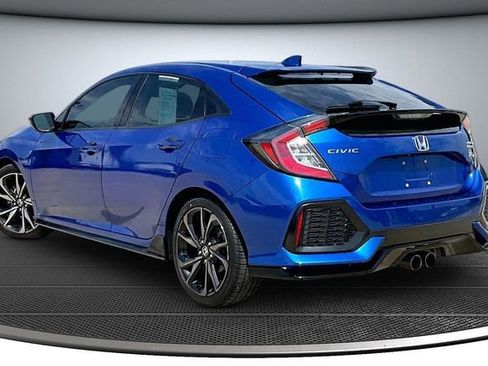 Used 2018 Honda Civic Sport Touring image 4