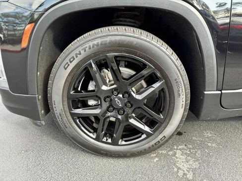 Used 2022 Chevrolet Traverse LS FWD image 11