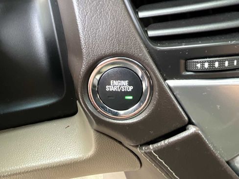 Used 2015 Chevrolet Suburban LTZ image 17