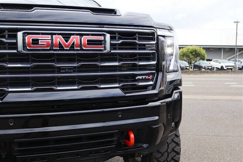 Used 2025 GMC Sierra 3500 AT4 w/ AT4 Premium Plus Package AWD/4WD image 10