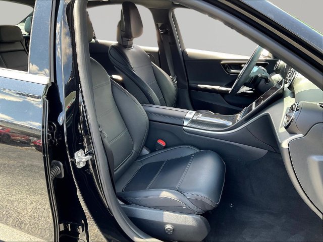 Used 2023 Mercedes-Benz C 300 Sedan image 29