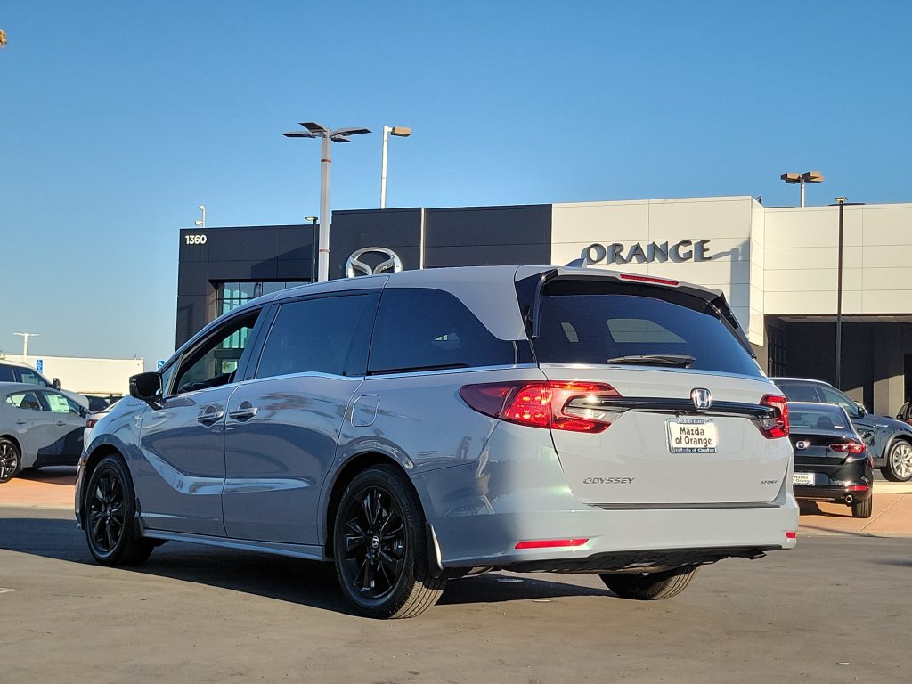 Used 2024 Honda Odyssey Sport image 2