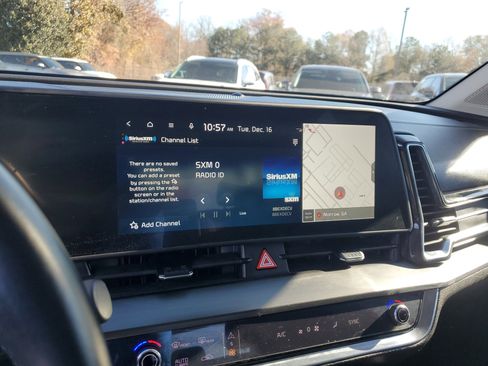 Used 2023 Kia Sportage EX image 19