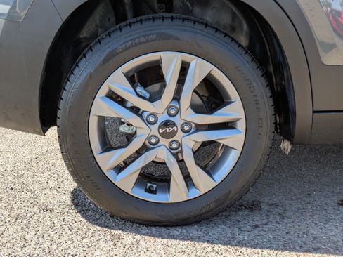 Used 2022 Kia Seltos S image 9