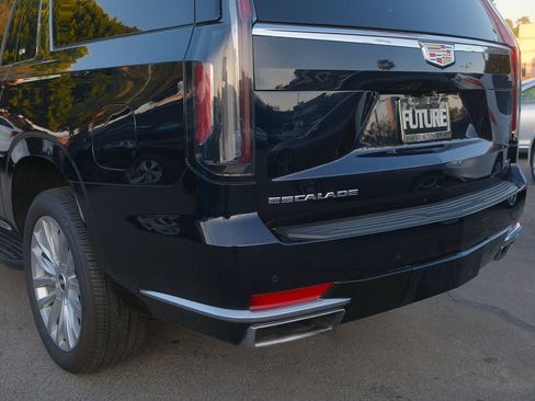 Used 2022 Cadillac Escalade ESV Luxury image 44