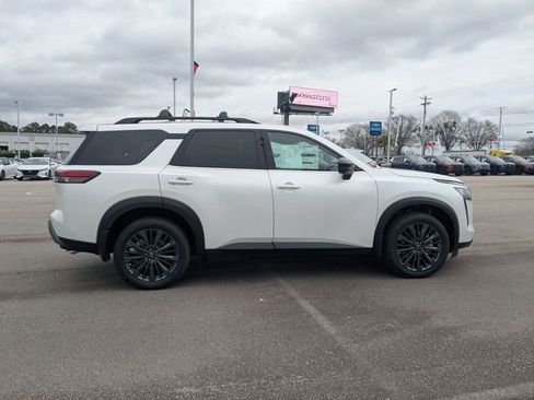 New 2026 Nissan Pathfinder SL AWD/4WD image 2