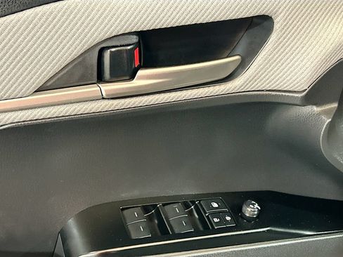 Used 2025 Toyota Camry SE w/ Convenience Package FWD image 15