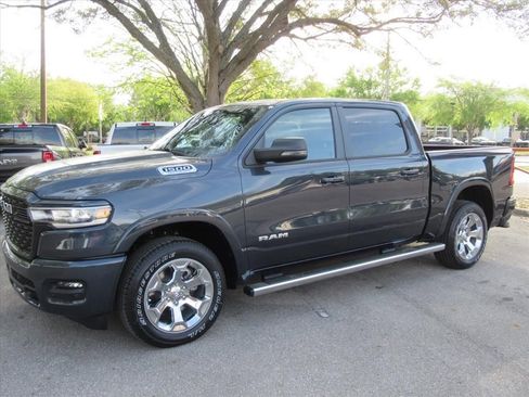 New 2026 RAM 1500 4x4 Crew Cab image 4