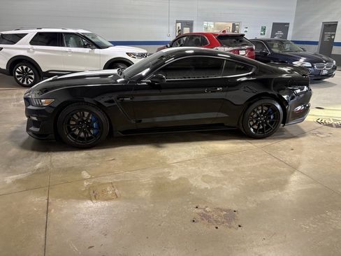 Used 2017 Ford Mustang Shelby GT350 image 5