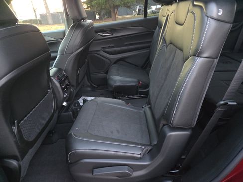 New 2025 Jeep Grand Cherokee L Altitude image 6