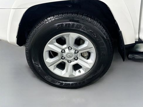 Certified 2024 Toyota 4Runner SR5 Premium w/ Moonroof Package AWD/4WD image 31