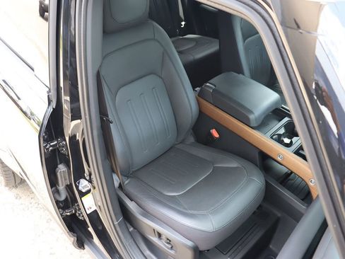 Used 2022 Land Rover Defender 110 X image 40