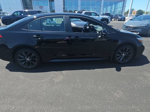 Used 2023 Toyota Corolla SE FWD image 2