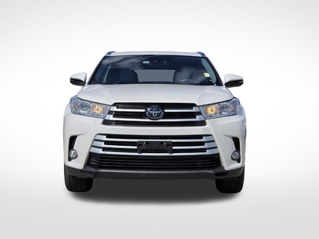 Used 2018 Toyota Highlander XLE FWD image 2