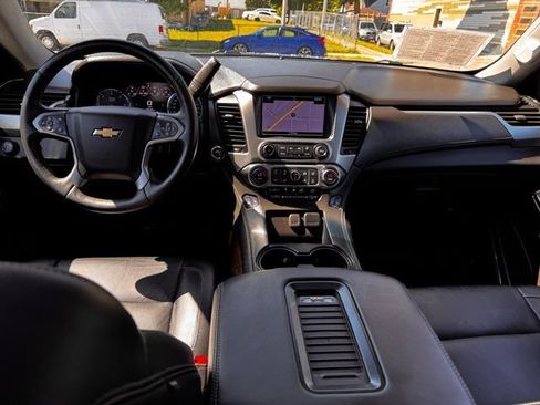 Used 2017 Chevrolet Suburban LT AWD/4WD image 29