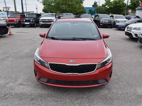 Used 2017 Kia Forte S FWD image 4