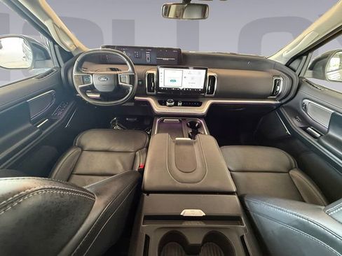 Used 2025 Ford Expedition Platinum AWD/4WD image 12