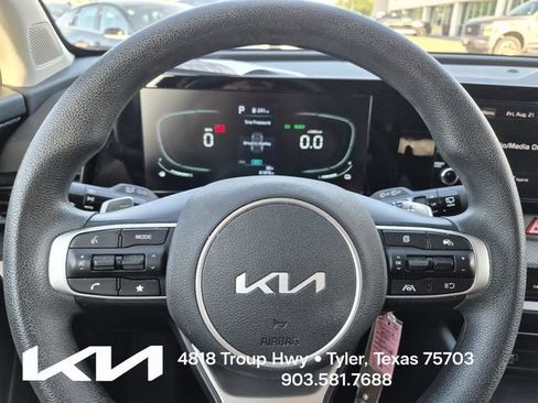 Certified 2025 Kia Sportage LX FWD image 26
