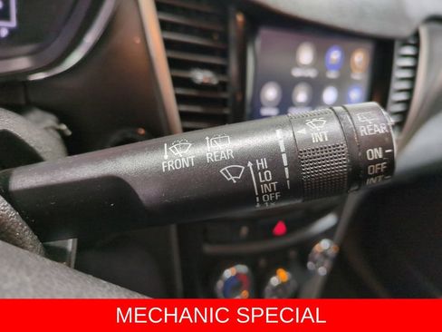 Used 2018 Chevrolet Trax LT w/ LT Convenience Package image 25