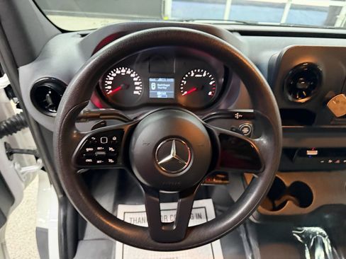 Used 2020 Mercedes-Benz Sprinter 2500 image 18