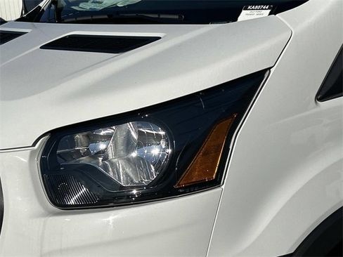 New 2025 Ford Transit 250 148 Medium Roof image 9