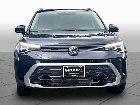 New 2026 Volkswagen Taos SE FWD image 3