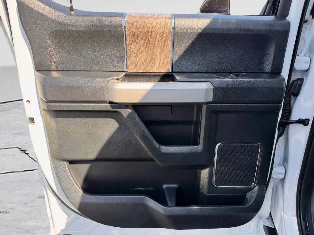 Used 2019 Ford F250 Lariat w/ Lariat Value Package AWD/4WD image 34